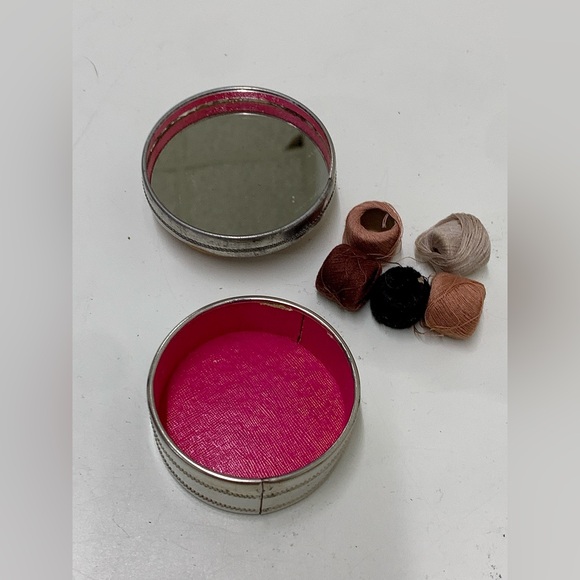 Mid Century Antique Mirrored Pin Cushion Sewing Kit - Picture 15 of 16